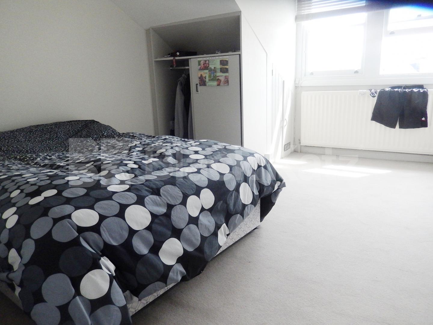			NEW INSTRUCTION, 2 Bedroom, 1 bath, 1 reception Flat			 Gratton Road, Shepherds Bush