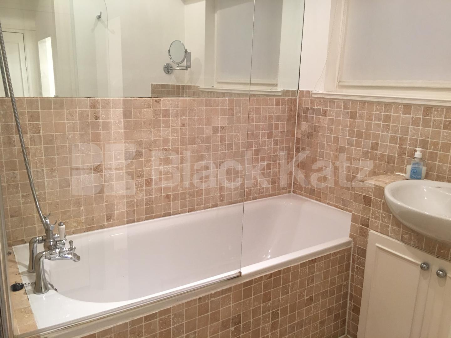 			NEW INSTRUCTION, 2 Bedroom, 1 bath, 1 reception Apartment			 Greycoat Street, St.James Park