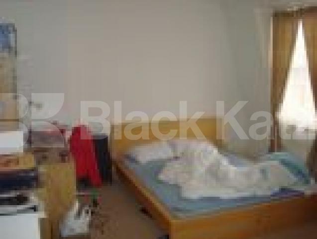 			ABSOLUTE MUST SEE!!!, 4 Bedroom, 1 bath, 1 reception Flat			 Great Cumberland Place, MAYFAIR  / MARBLE ARCH