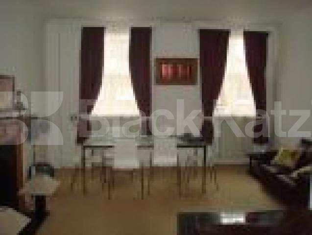 			ABSOLUTE MUST SEE!!!, 4 Bedroom, 1 bath, 1 reception Flat			 Great Cumberland Place, MAYFAIR  / MARBLE ARCH