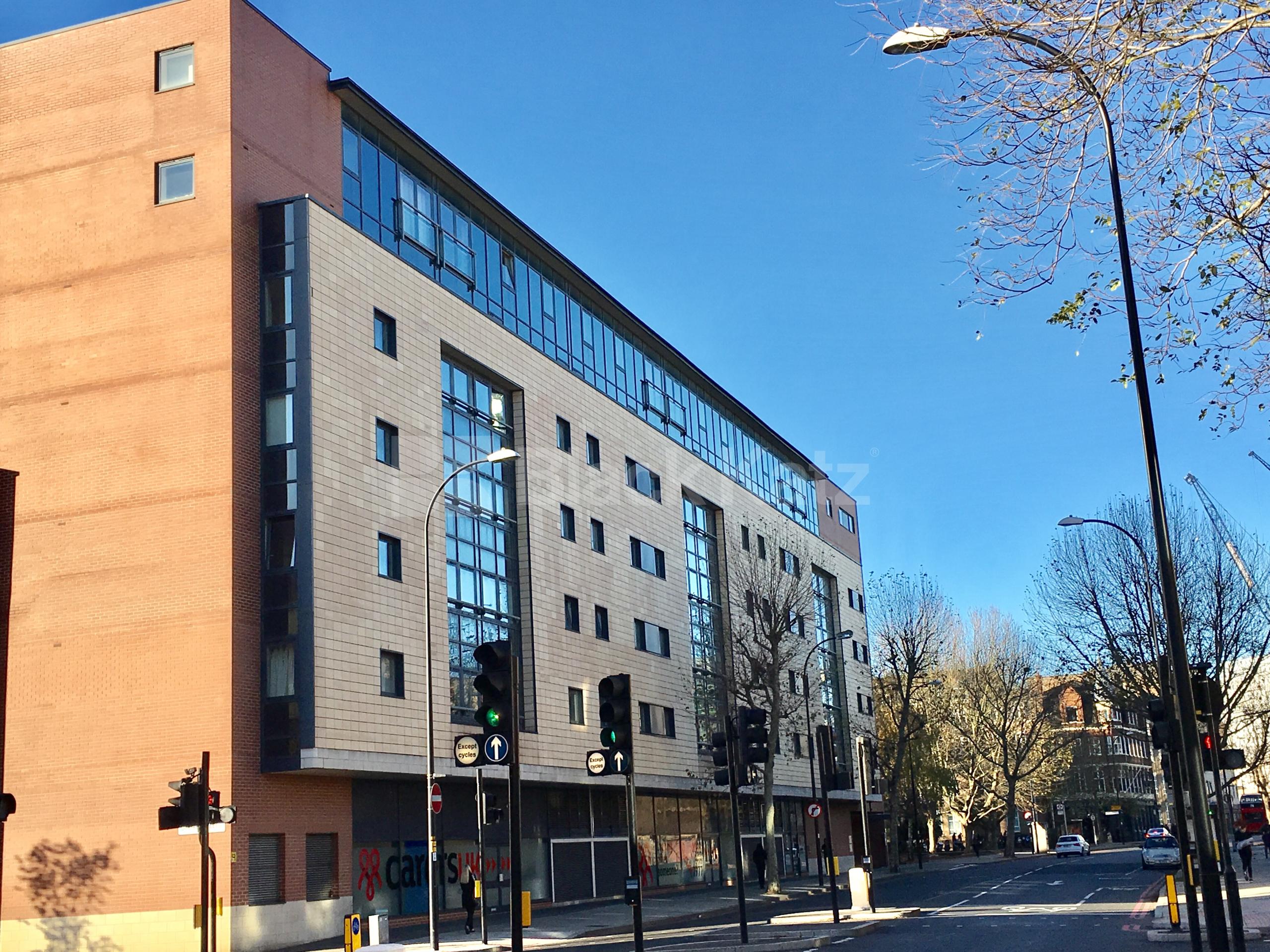 			NEW INSTRUCTION (Includes parking & water rates). , 2 Bedroom, 1 bath, 1 reception Apartment			 Longstone Court.Great Dover St., Borough/London Bridge SE1