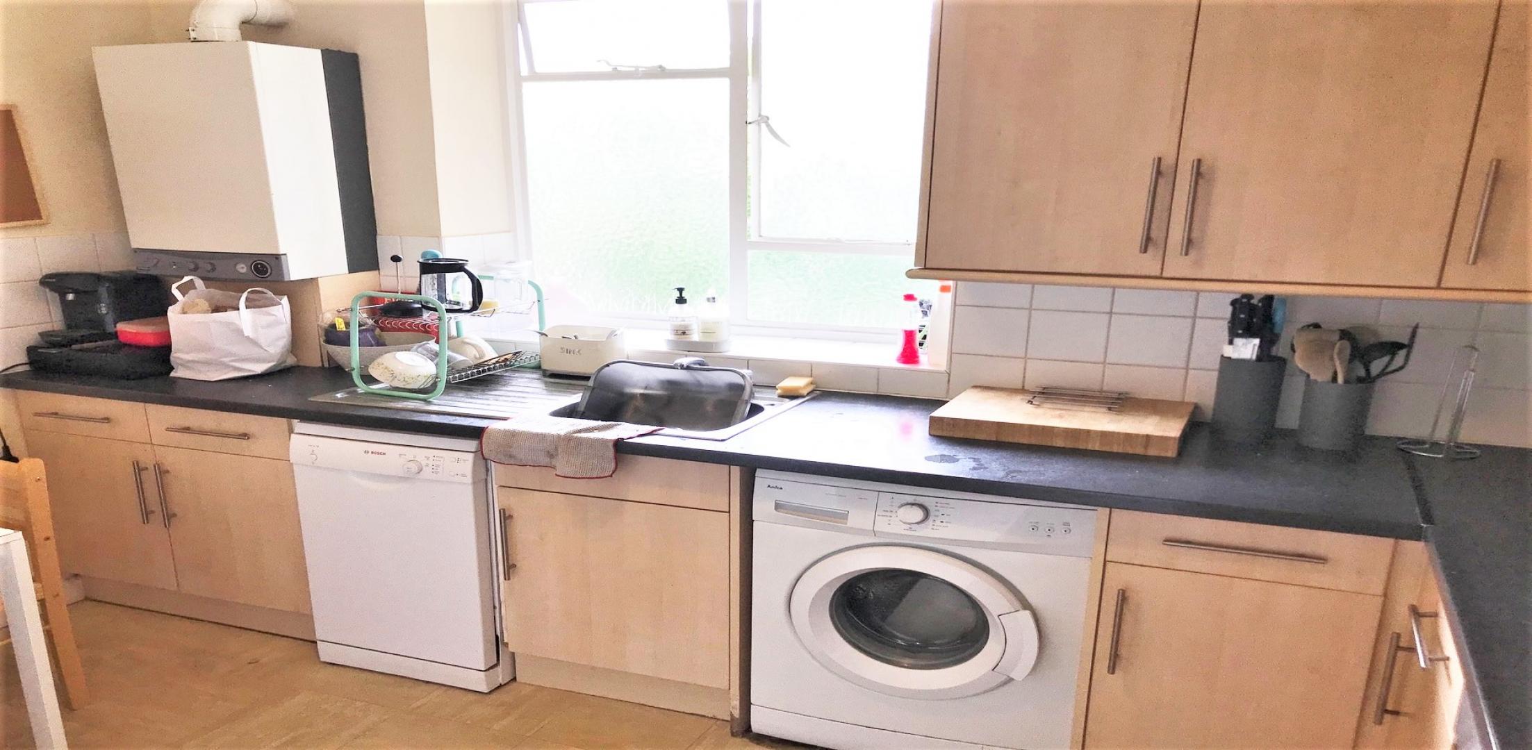 			3 Bedroom, 1 bath, 1 reception Flat			 Willesden Lane, WILLESDEN GREEN