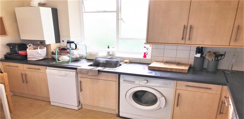 			3 Bedroom, 1 bath, 1 reception Flat			 Willesden Lane, WILLESDEN GREEN