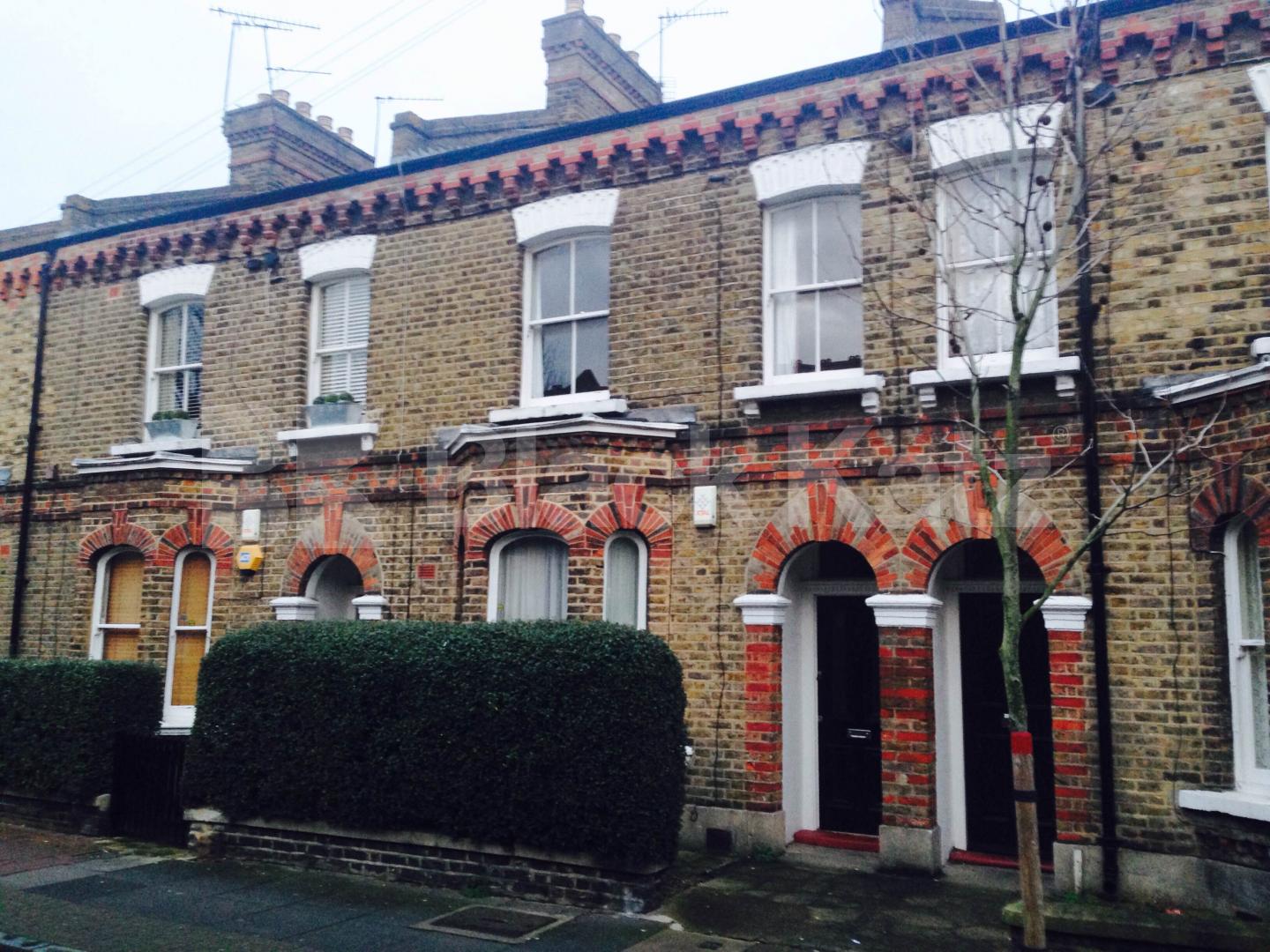 			UNDER OFFER, 2 Bedroom, 1 bath, 1 reception Apartment			 Grayshott Road, Clapham Junction