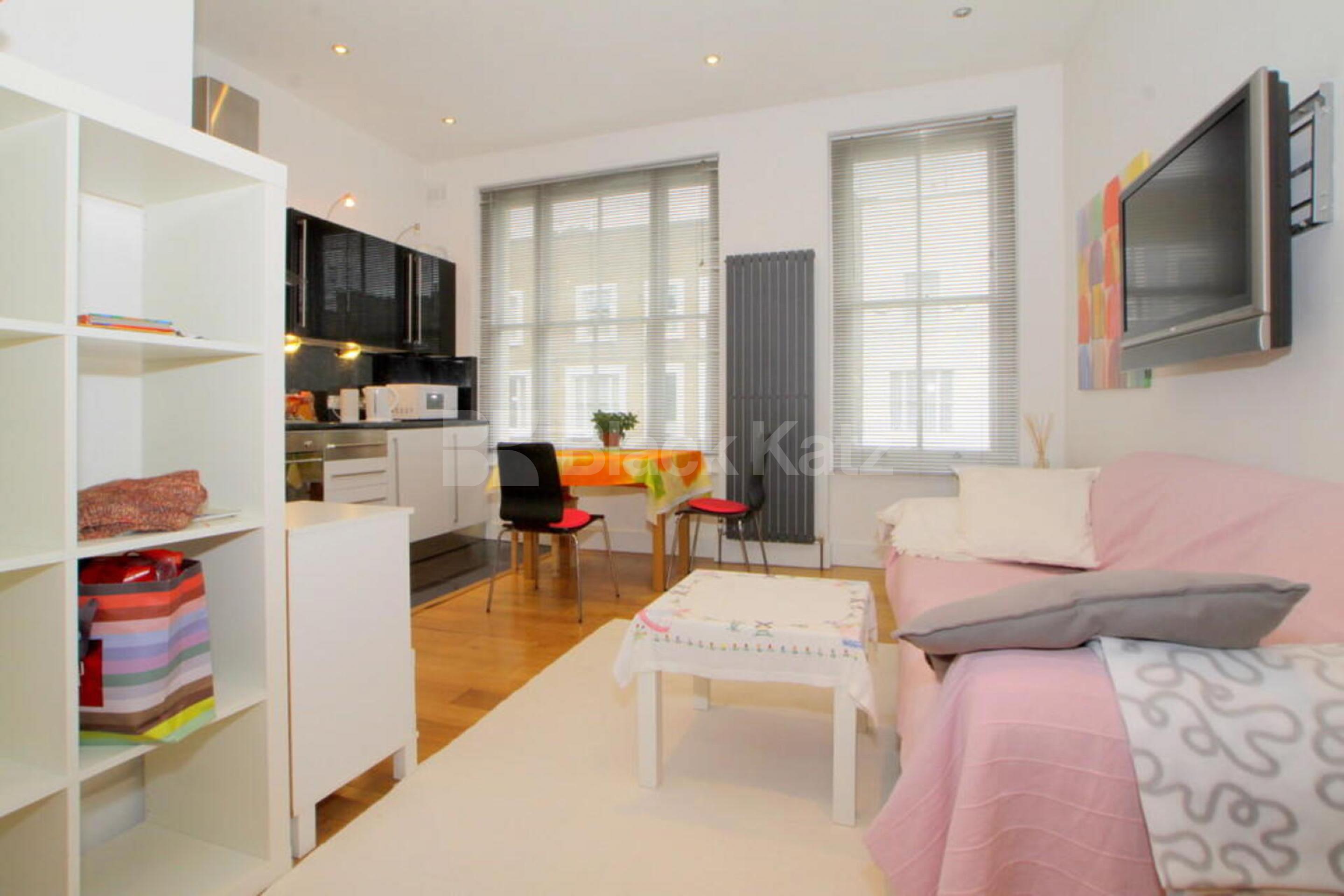 Charming 1-Bed Apartment in Heart of Islington, Steps from Upper Street Grantbridge Street, Angel N1