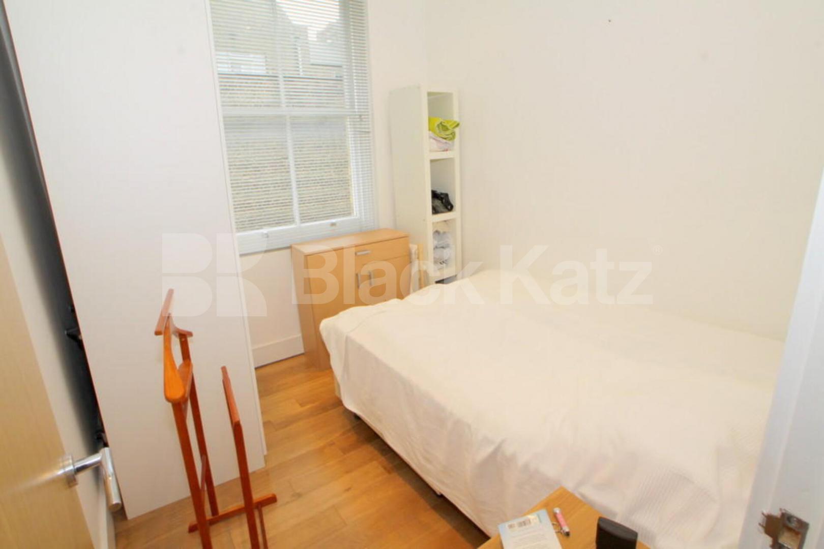 Charming 1-Bed Apartment in Heart of Islington, Steps from Upper Street Grantbridge Street, Angel