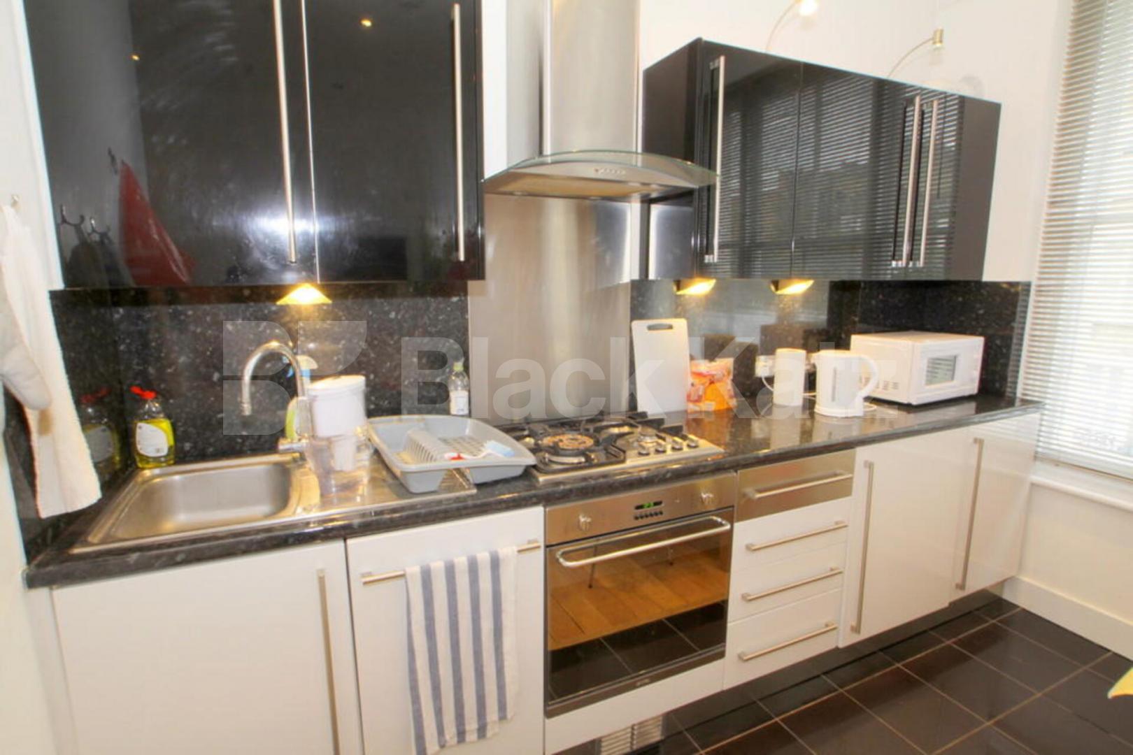 Charming 1-Bed Apartment in Heart of Islington, Steps from Upper Street Grantbridge Street, Angel