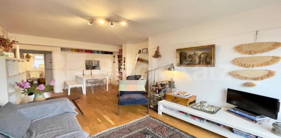 			LET , 1 Bedroom, 1 bath, 1 reception Apartment			 Great Suffolk Street , Borough