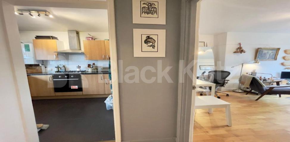 			LET , 1 Bedroom, 1 bath, 1 reception Apartment			 Great Suffolk Street , Borough