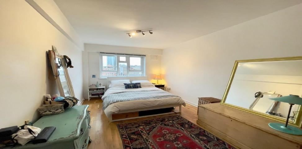 			LET , 1 Bedroom, 1 bath, 1 reception Apartment			 Great Suffolk Street , Borough