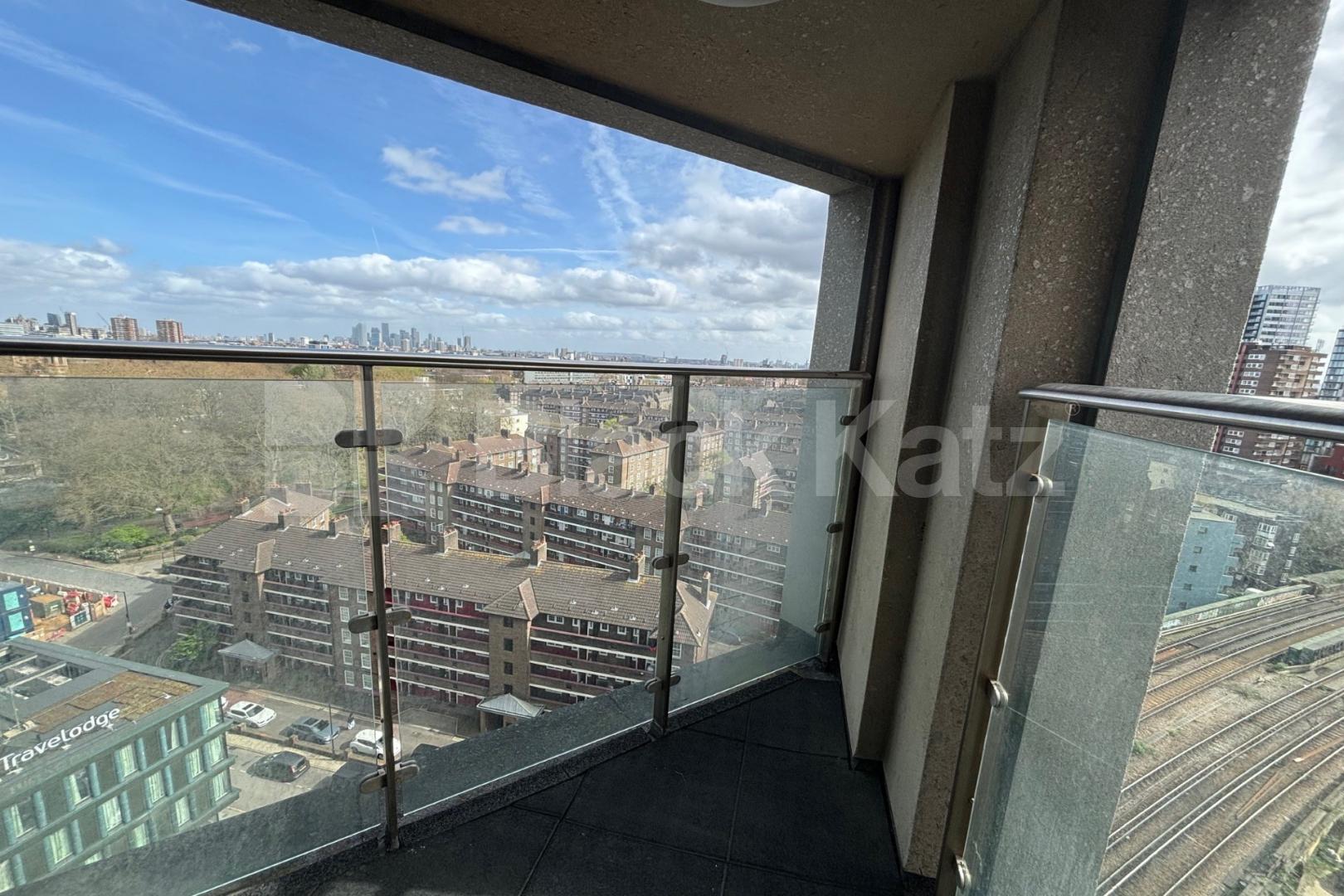 Stunning views, stylish & contemporary with balcony & roof terraces.  The Pioneer Building, Newington Causeway, Borough