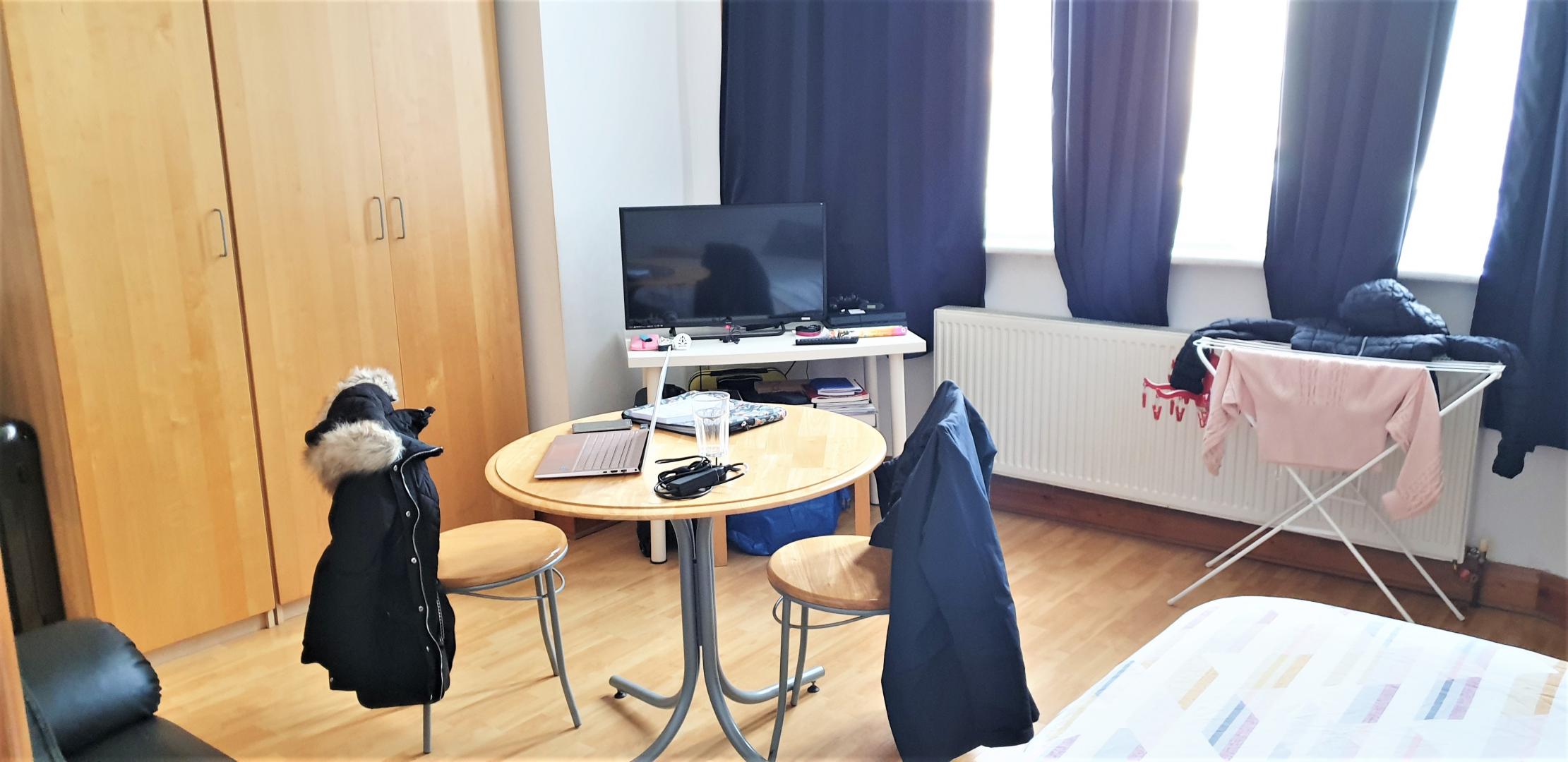 			COUNCIL TAX, GAS and WATER INCLUDED, Studio Apartment, 1 bath, 1 reception Studio			 Heathfield Park, WILLESDEN GREEN