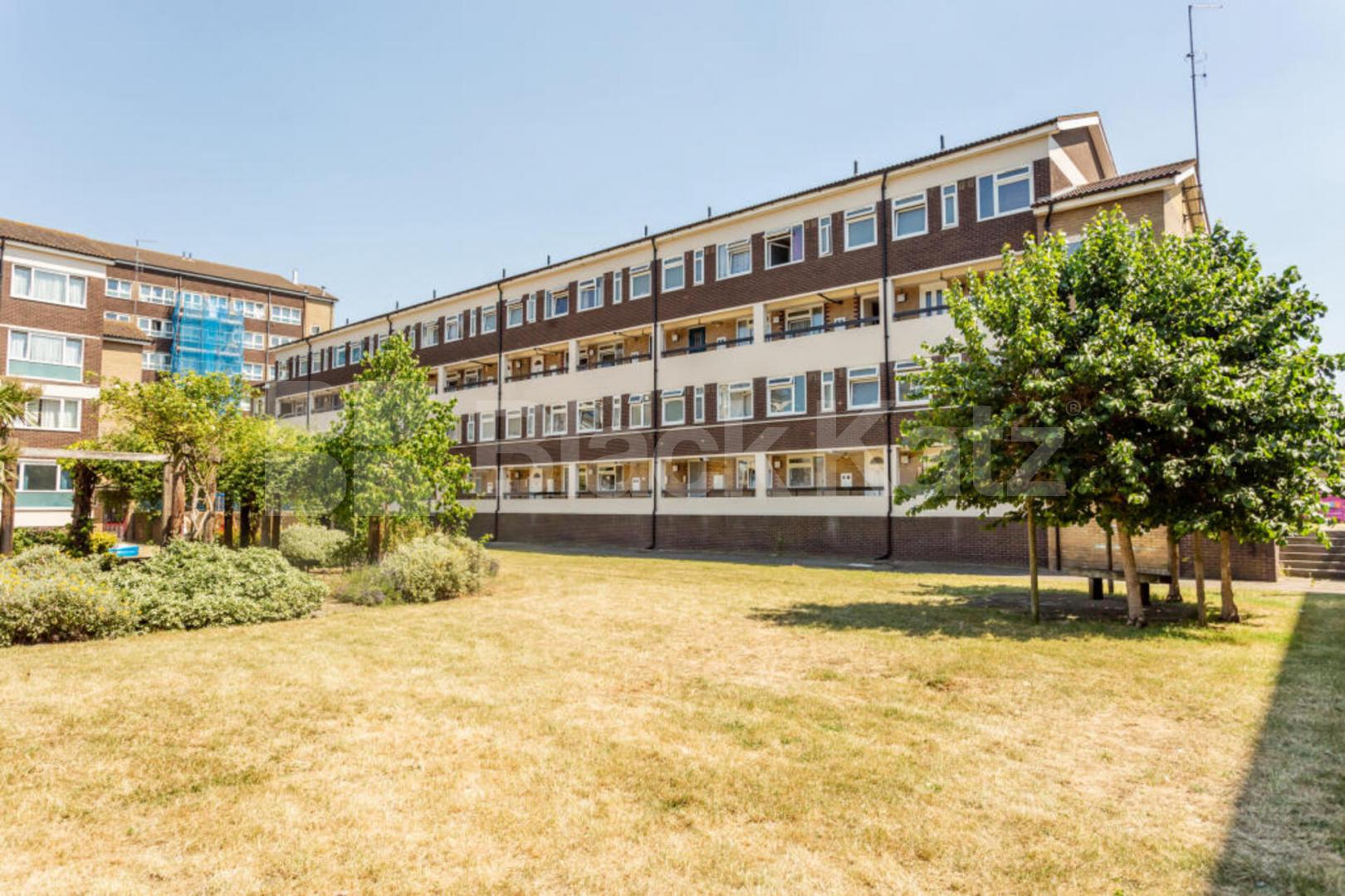 Split level four bedroom maisonette close to Bow Station Guerin Square , Mile End / Bow E3