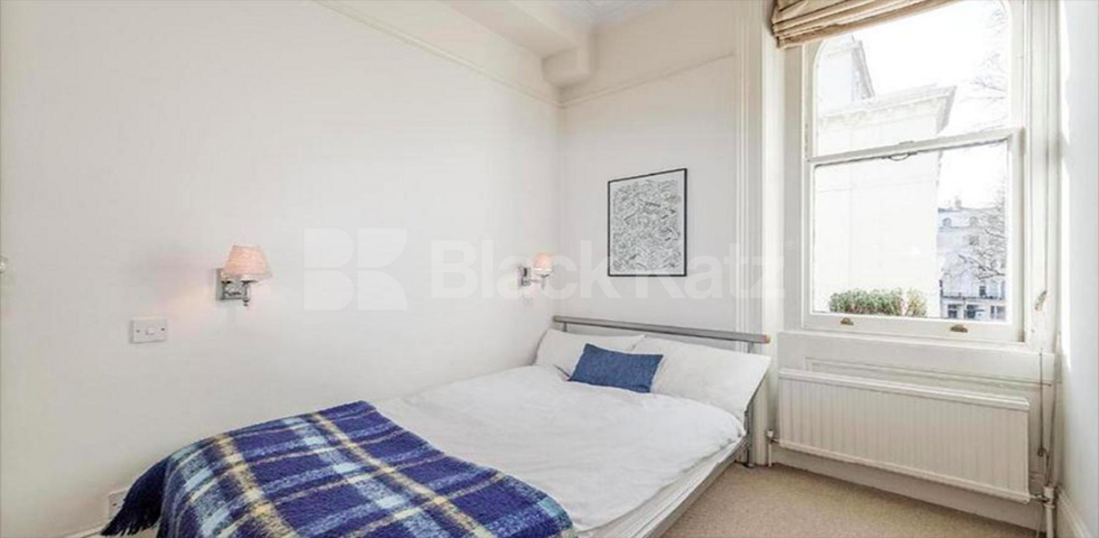 			NEW INSTRUCTION!, 2 Bedroom, 1 bath, 1 reception Flat			 Kensington Garden Square, NOTTING HILL / BAYSWATER