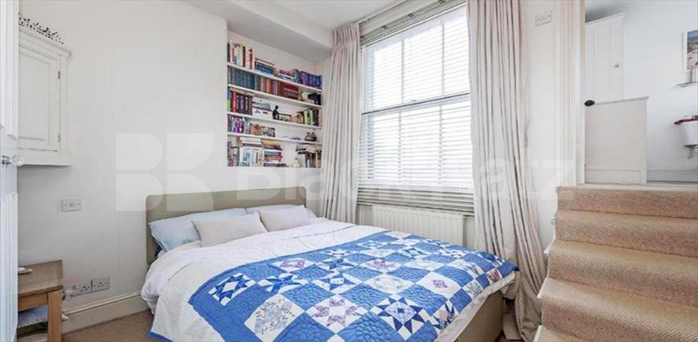 			NEW INSTRUCTION!, 2 Bedroom, 1 bath, 1 reception Flat			 Kensington Garden Square, NOTTING HILL / BAYSWATER