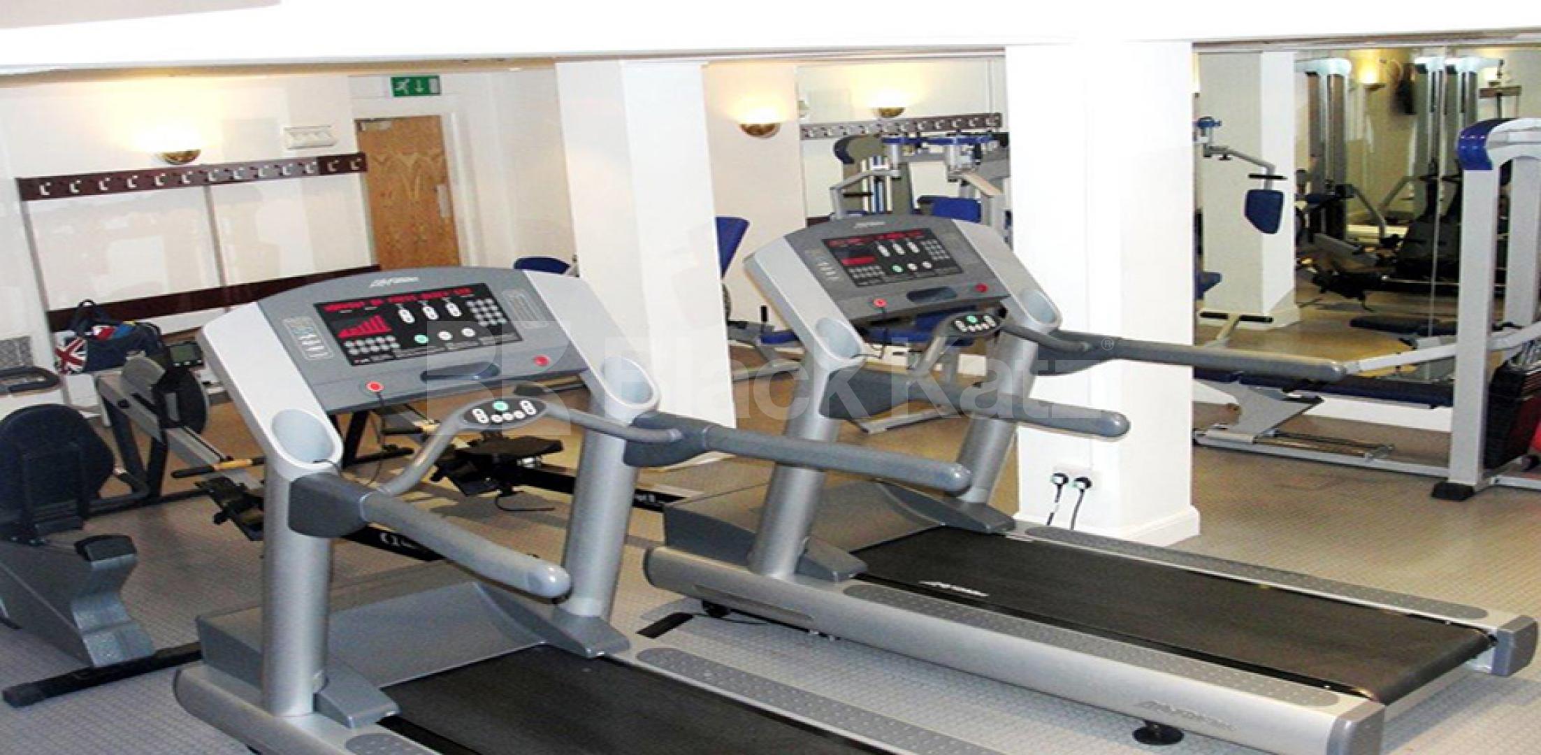 Contemporary apartment with 24 hr. Concierge, gym & inclusive of water rates Providence Square, Shad Thames SE1