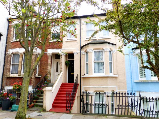 			LET, 1 Bedroom, 1 bath, 1 reception Flat			 Medley Road, WEST HAMPSTEAD