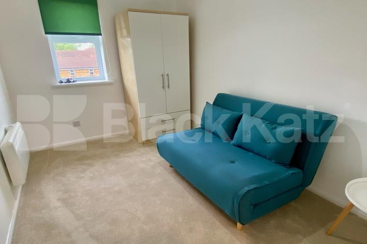 Freshly redecorated with residents parking & water rates included Henry Doulton Drive, Tooting