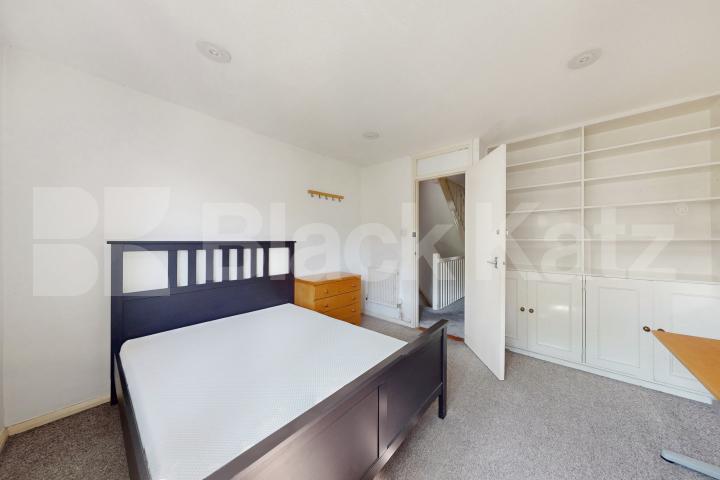Generous four bed house, Includes heating & hot water   Hampton Street , Elephant and Castle
