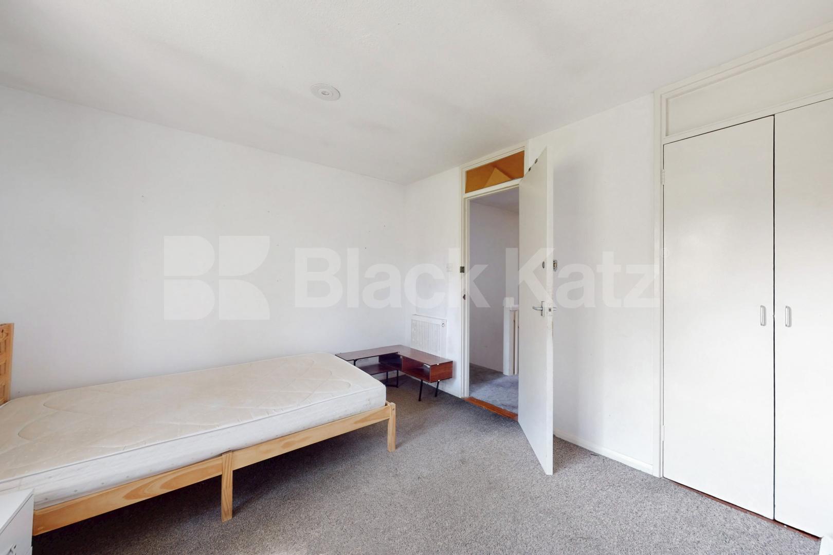 Generous four bed house, Includes heating & hot water   Hampton Street , Elephant and Castle