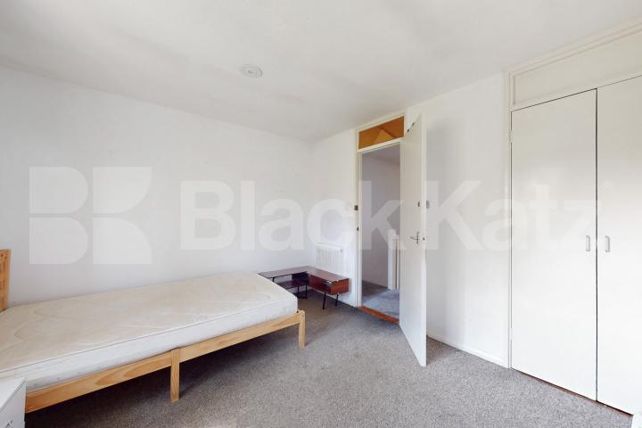 Generous four bed house, Includes heating & hot water   Hampton Street , Elephant and Castle