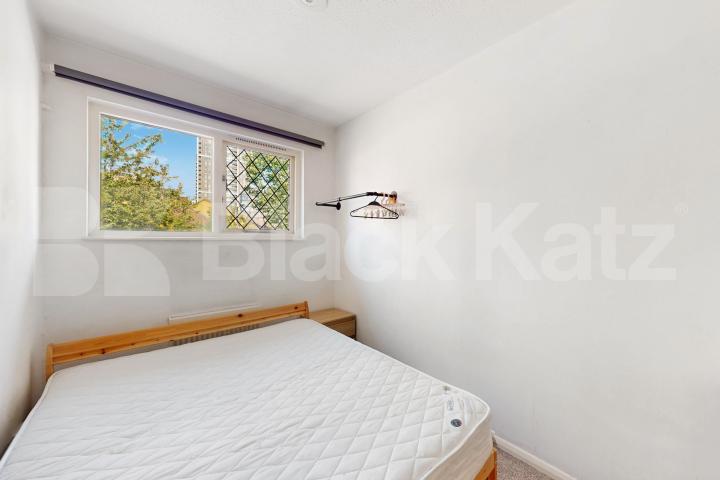 Generous four bed house, Includes heating & hot water   Hampton Street , Elephant and Castle