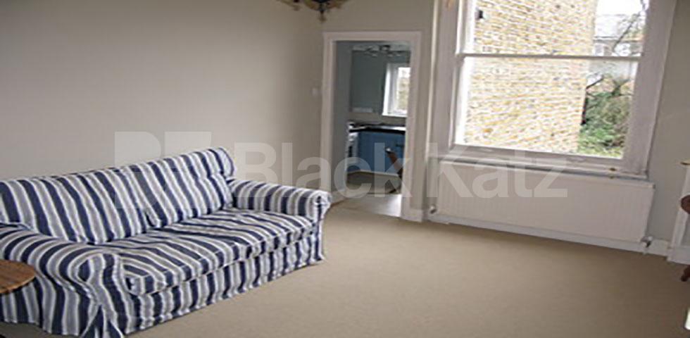 			COMMUNAL GARDEN!, 2 Bedroom, 1 bath, 1 reception Flat			 Hartham Road, CALEDONIAN ROAD