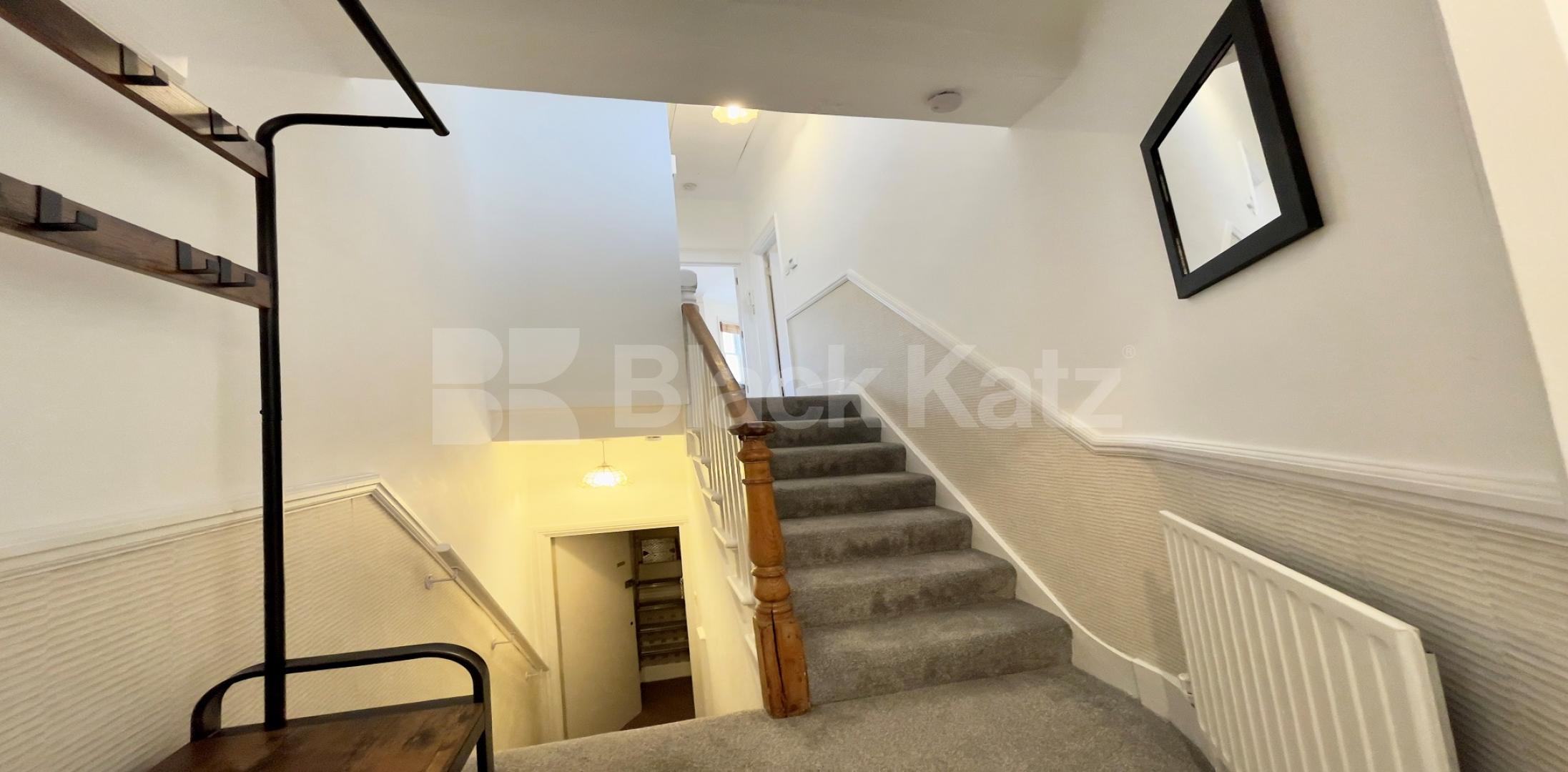 			LET, 2 Bedroom, 2 bath, 1 reception Apartment			 Handforth Road, Oval