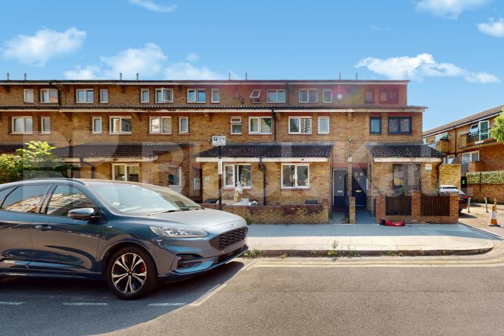 Generous four bed house, Includes heating & hot water   Hampton Street , Elephant and Castle