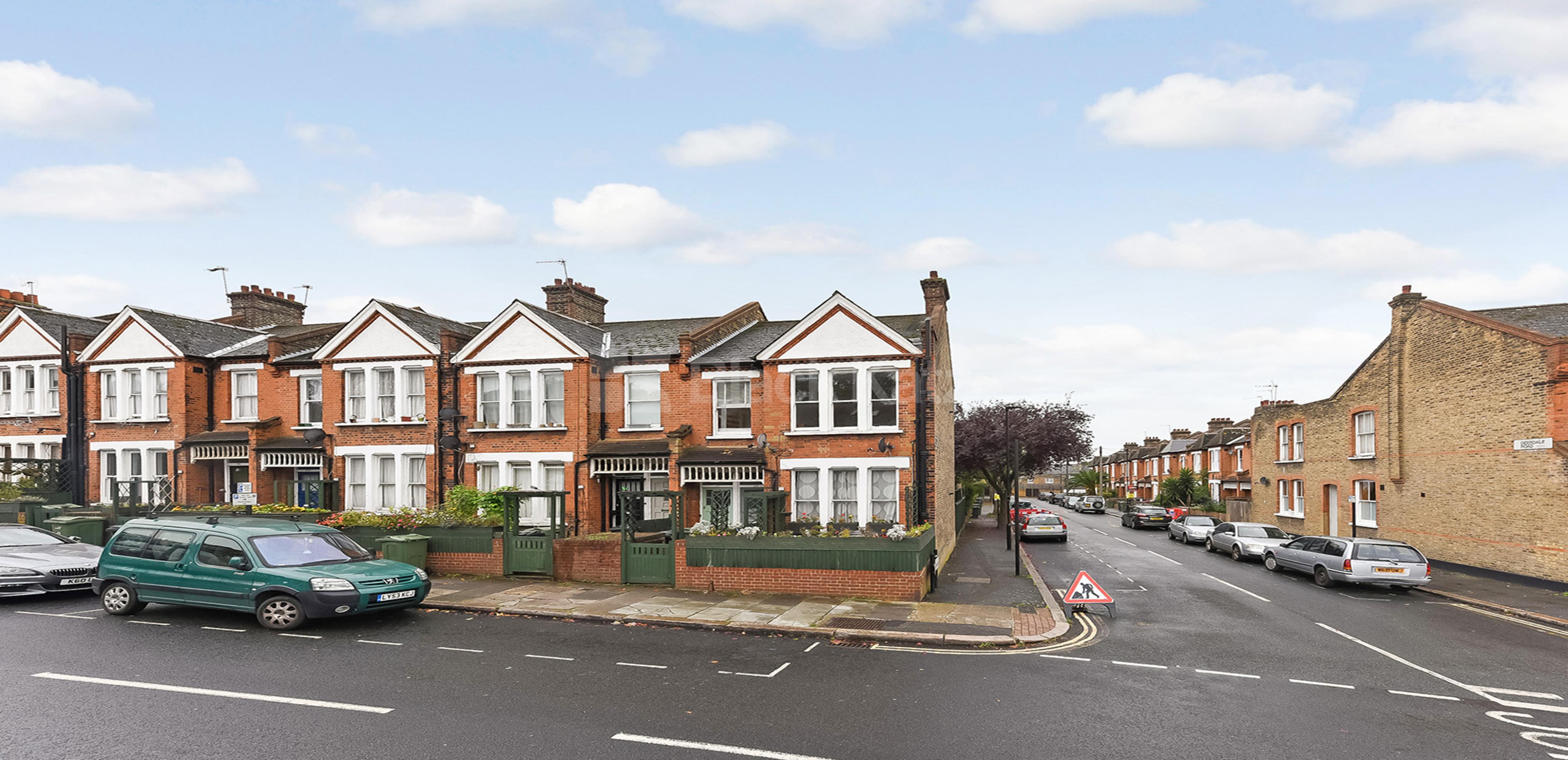 			NEW INSTRUCTION, 3 Bedroom, 1 bath, 1 reception Apartment			 Herne Hill Road, Loughborough Junction / Brixton SE24