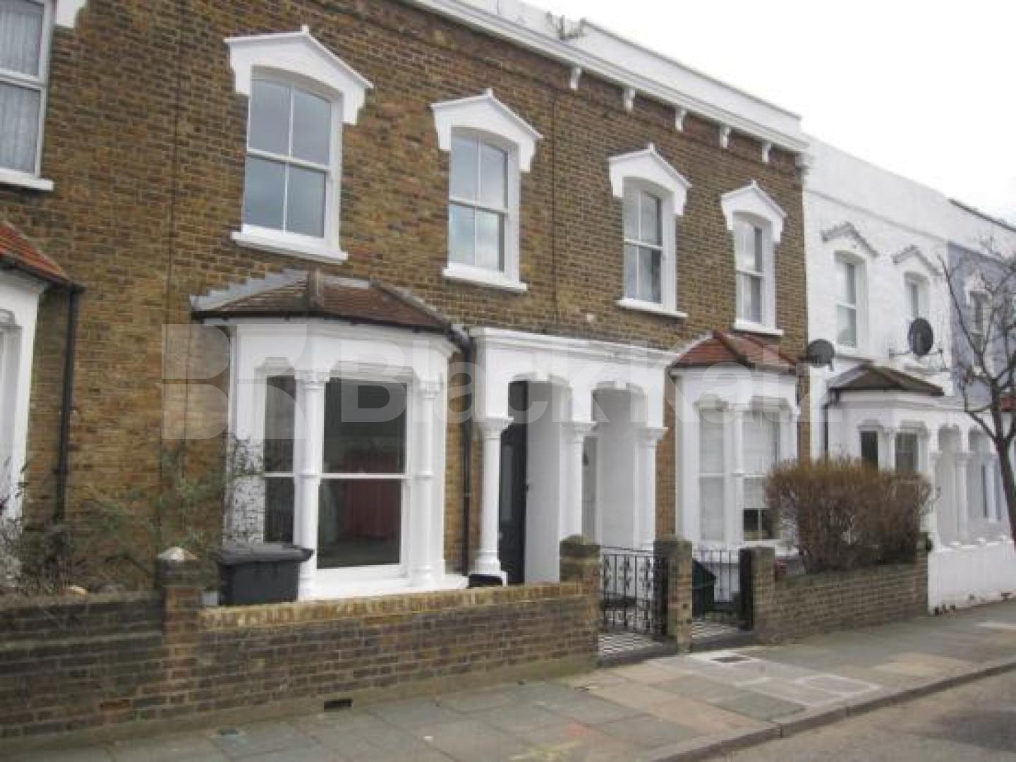 			STUNNING HOUSE!, 4 Bedroom, 1 bath, 1 reception House			 Kiver Road, UPPER HOLLOWAY