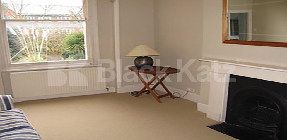 			COMMUNAL GARDEN!, 2 Bedroom, 1 bath, 1 reception Flat			 Hartham Road, CALEDONIAN ROAD