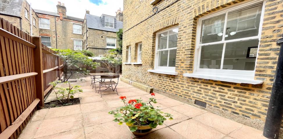 			LET, 2 Bedroom, 1 bath, 1 reception Ground Floor Flat			 Hackford Road, Oval