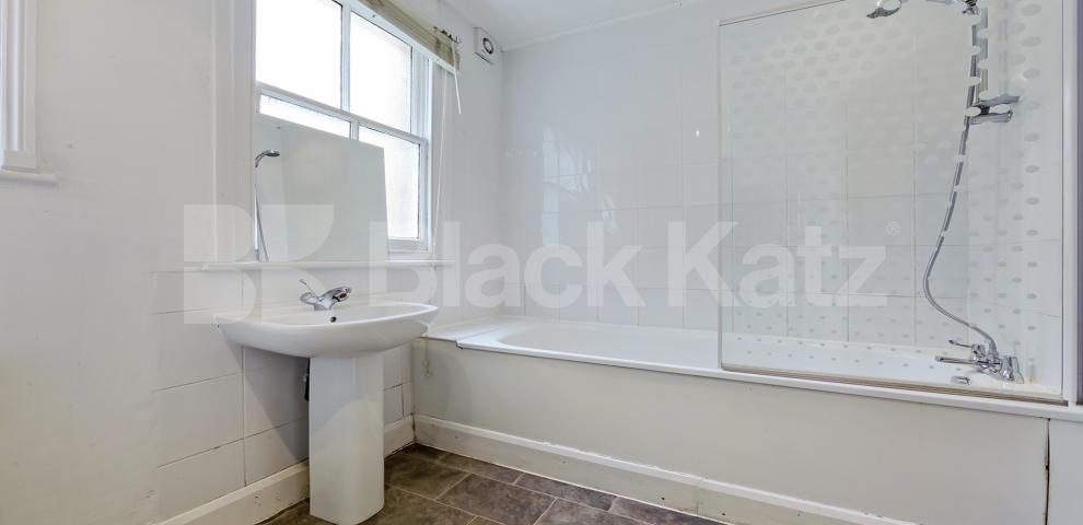 			UNDER OFFER, 3 Bedroom, 1 bath, 1 reception Maisonette			 Harborough Road, Streatham Hill