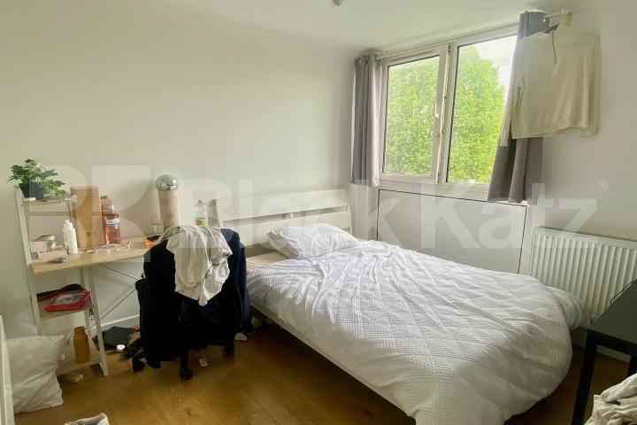 Modern, stylish & offering over 820 Sq.Ft of living and entertaining space  Harper Road , London Bridge / Borough 