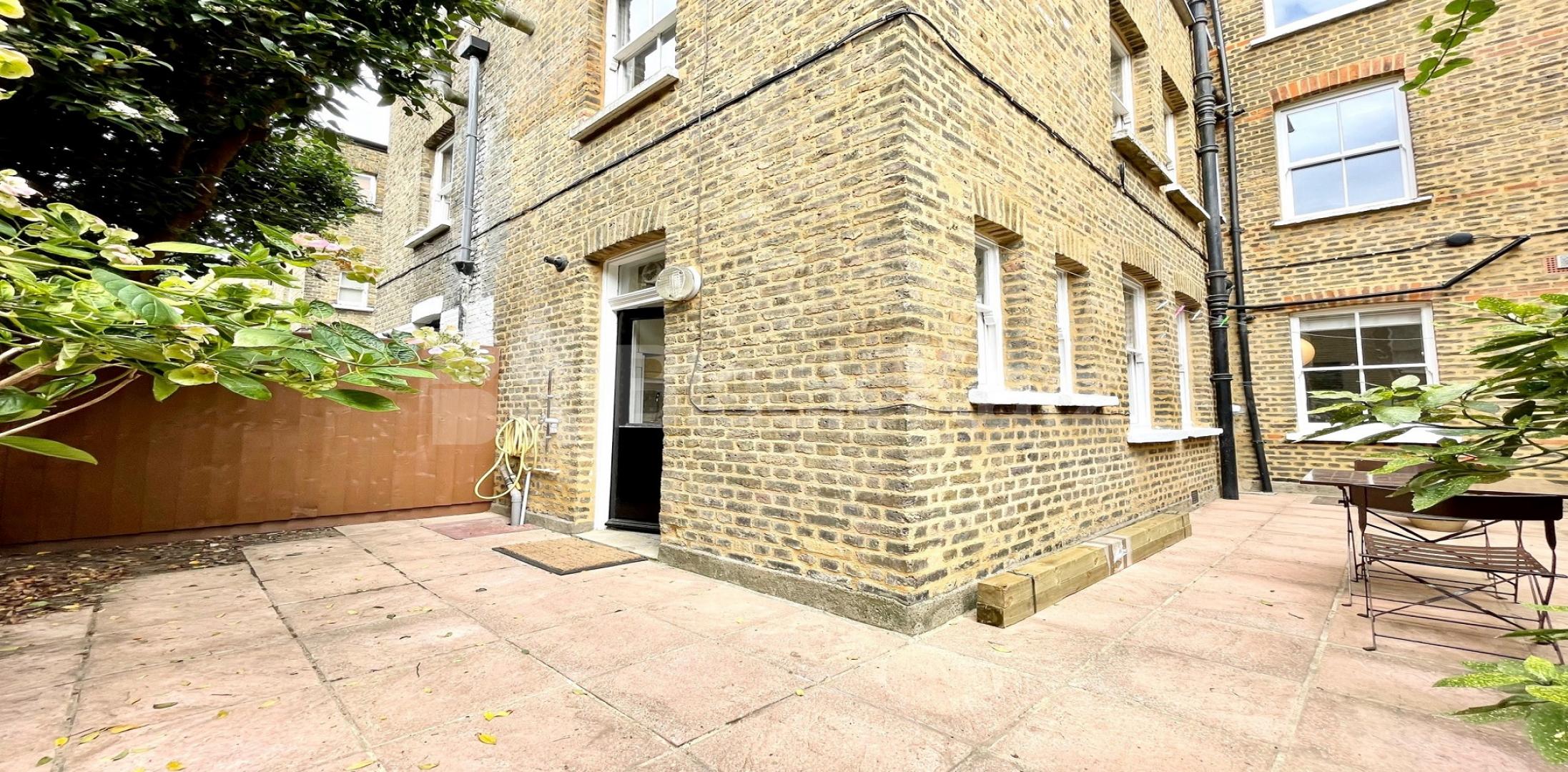 			LET, 2 Bedroom, 1 bath, 1 reception Ground Floor Flat			 Hackford Road, Oval