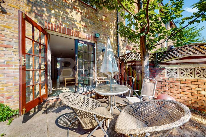 Generous four bed house, Includes heating & hot water   Hampton Street , Elephant and Castle