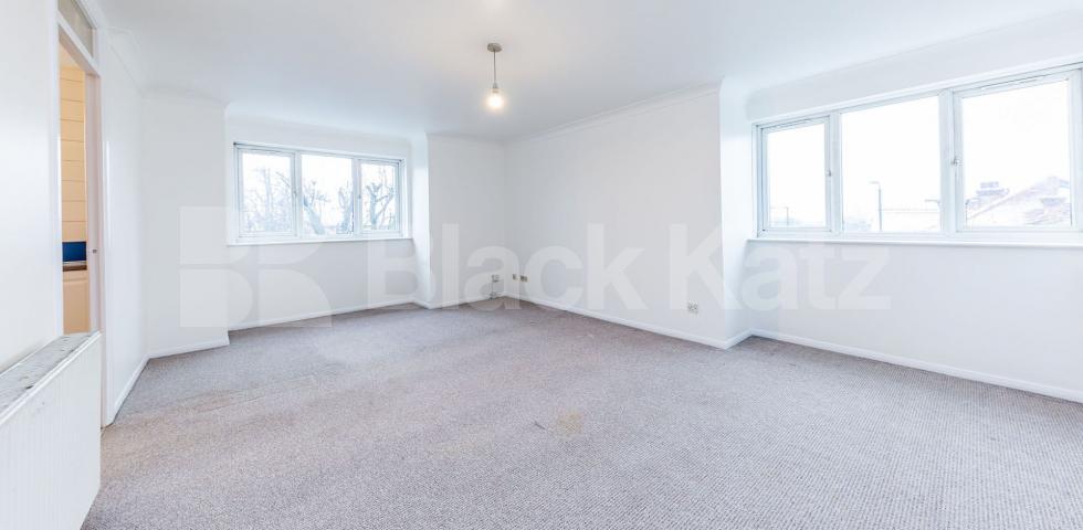 			Off Street Parking, 2 Bedroom, 1 bath, 1 reception Flat			 Caroline Close, MUSWELL HILL