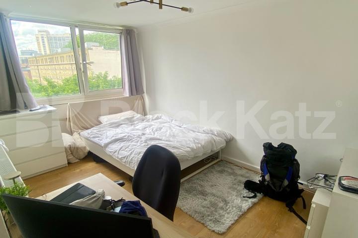 Modern, stylish & offering over 820 Sq.Ft of living and entertaining space  Harper Road , London Bridge / Borough 