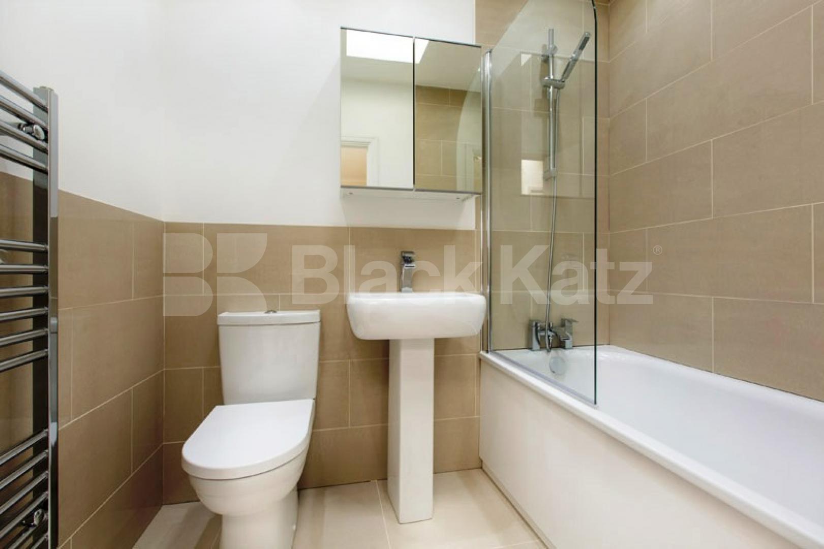 			NEW INSTRUCTION!, 4 Bedroom, 1 bath, 1 reception Mews House			 Hogan Mews, PADDINGTON BASIN