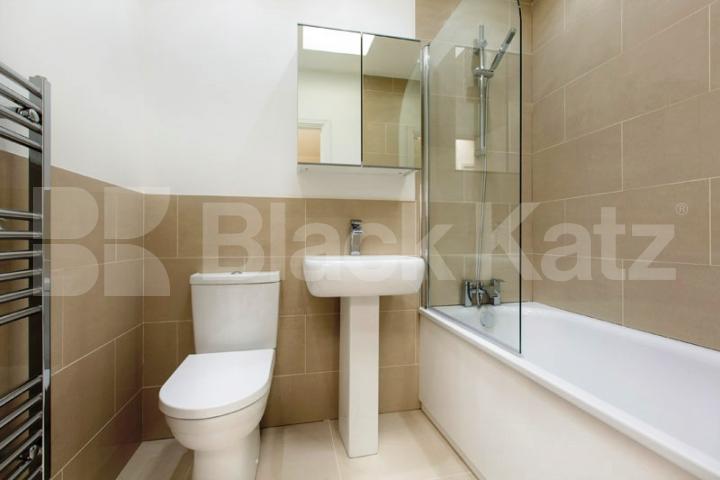 			NEW INSTRUCTION!, 4 Bedroom, 1 bath, 1 reception Mews House			 Hogan Mews, PADDINGTON BASIN