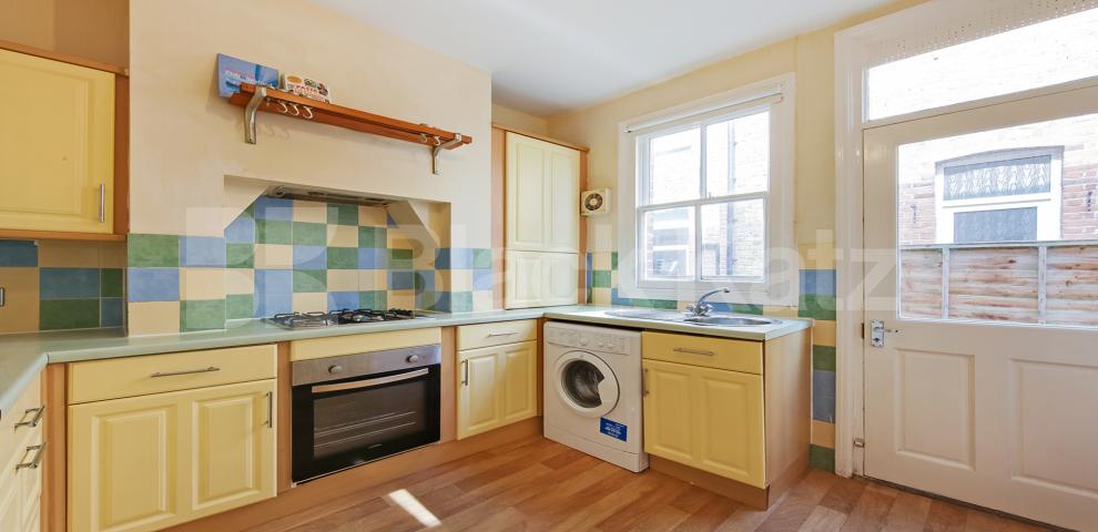 			UNDER OFFER, 3 Bedroom, 1 bath, 1 reception Maisonette			 Harborough Road, Streatham Hill