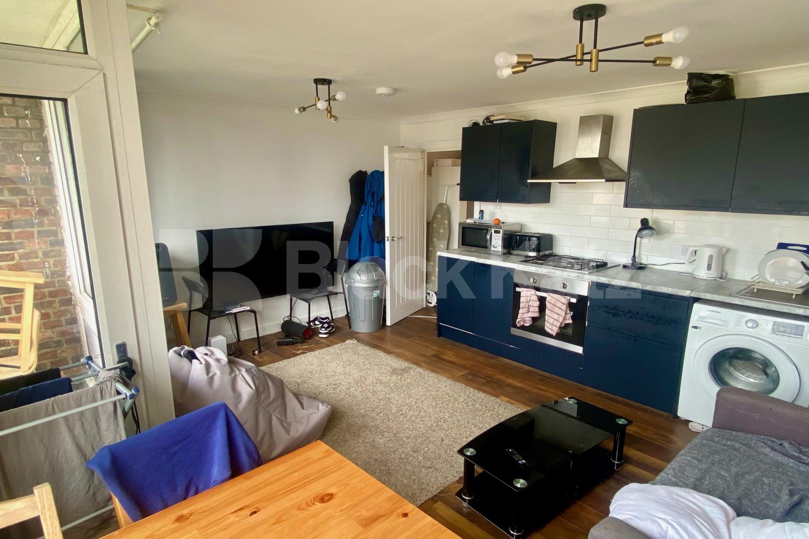 Modern, stylish & offering over 820 Sq.Ft of living and entertaining space  Harper Road , London Bridge / Borough 