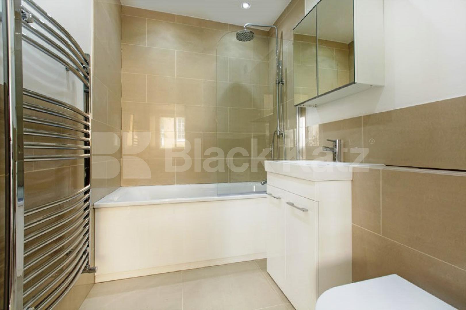 			NEW INSTRUCTION!, 4 Bedroom, 1 bath, 1 reception Mews House			 Hogan Mews, PADDINGTON BASIN