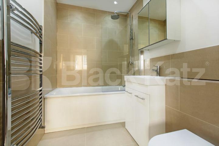 			NEW INSTRUCTION!, 4 Bedroom, 1 bath, 1 reception Mews House			 Hogan Mews, PADDINGTON BASIN