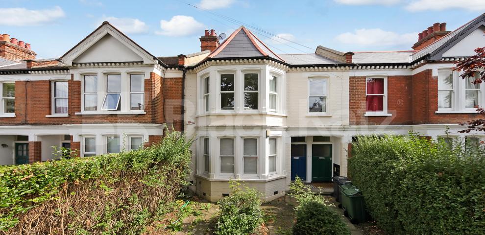 			UNDER OFFER, 3 Bedroom, 1 bath, 1 reception Maisonette			 Harborough Road, Streatham Hill