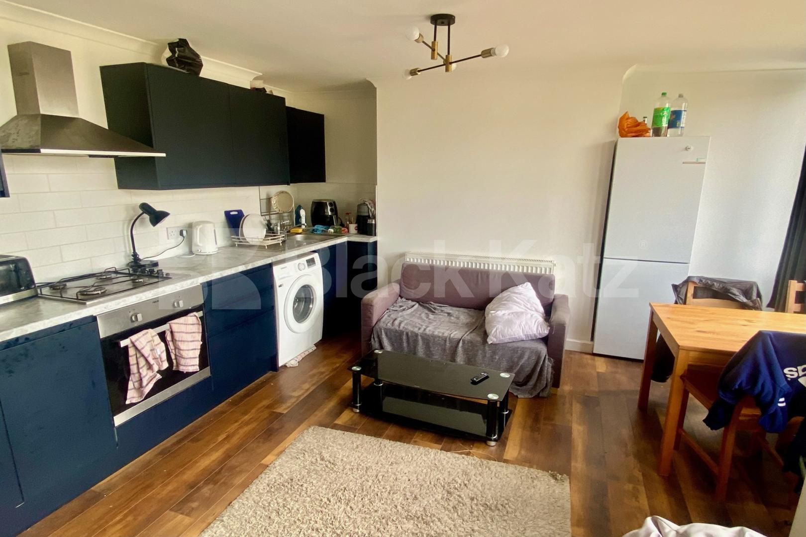 Modern, stylish & offering over 820 Sq.Ft of living and entertaining space  Harper Road , London Bridge / Borough 