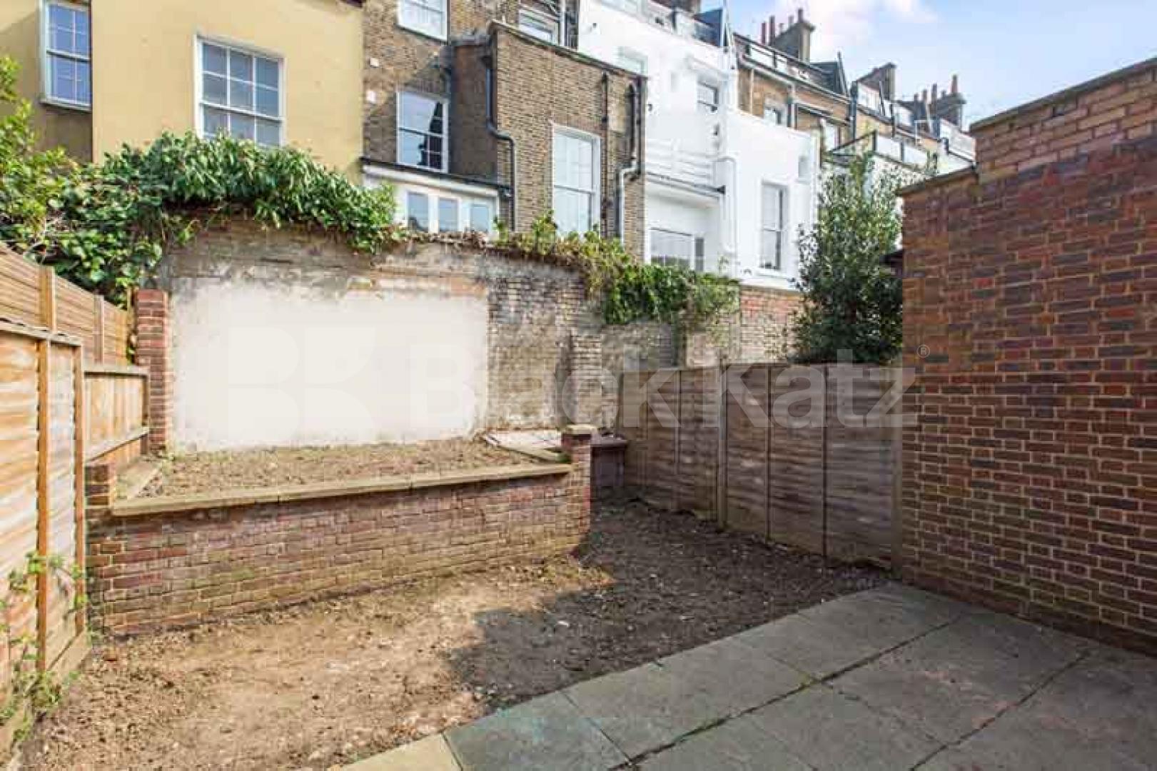 			NEW INSTRUCTION!, 4 Bedroom, 1 bath, 1 reception Mews House			 Hogan Mews, PADDINGTON BASIN