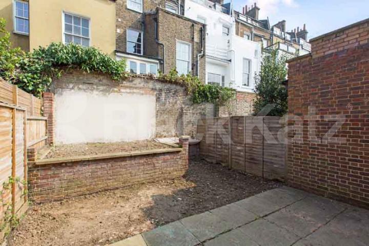 			NEW INSTRUCTION!, 4 Bedroom, 1 bath, 1 reception Mews House			 Hogan Mews, PADDINGTON BASIN