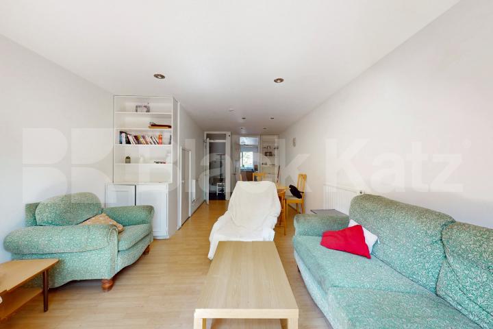 Generous four bed house, Includes heating & hot water   Hampton Street , Elephant and Castle